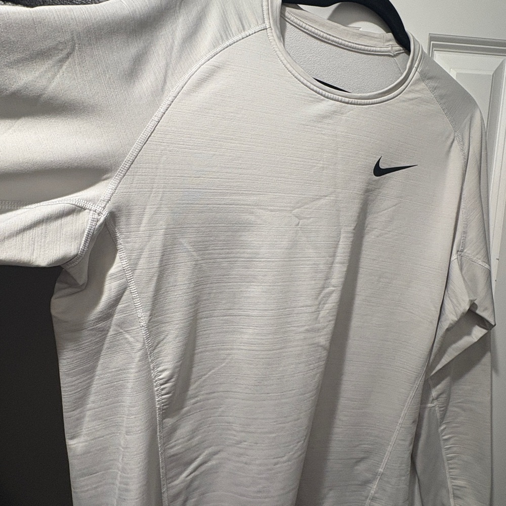 Nike Dri-FIT insulated long sleeve size mens. XXL - Picture 3 of 4